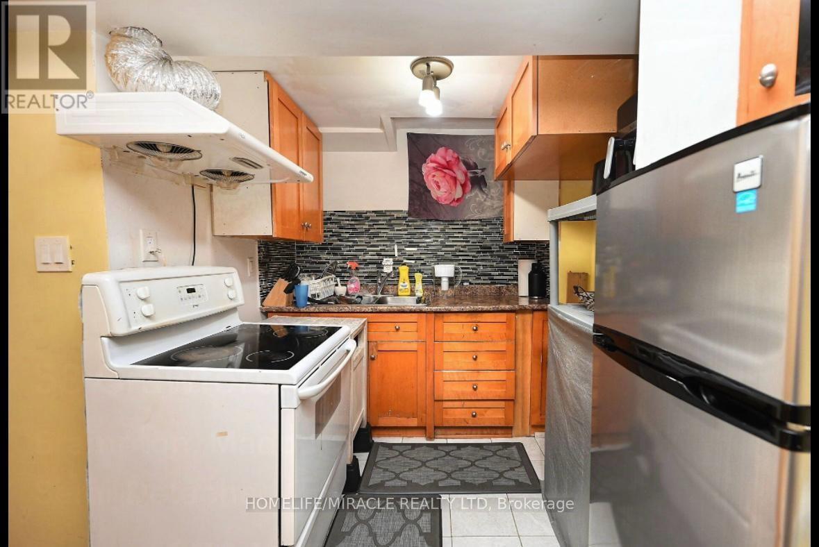 Photo 18 of 58 Crawford Drive, Brampton ON