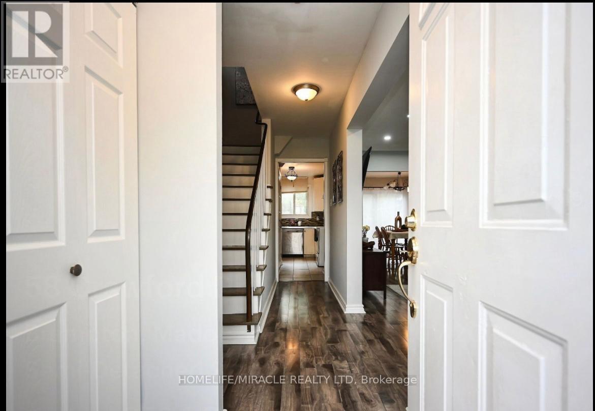 Photo 2 of 58 Crawford Drive, Brampton ON
