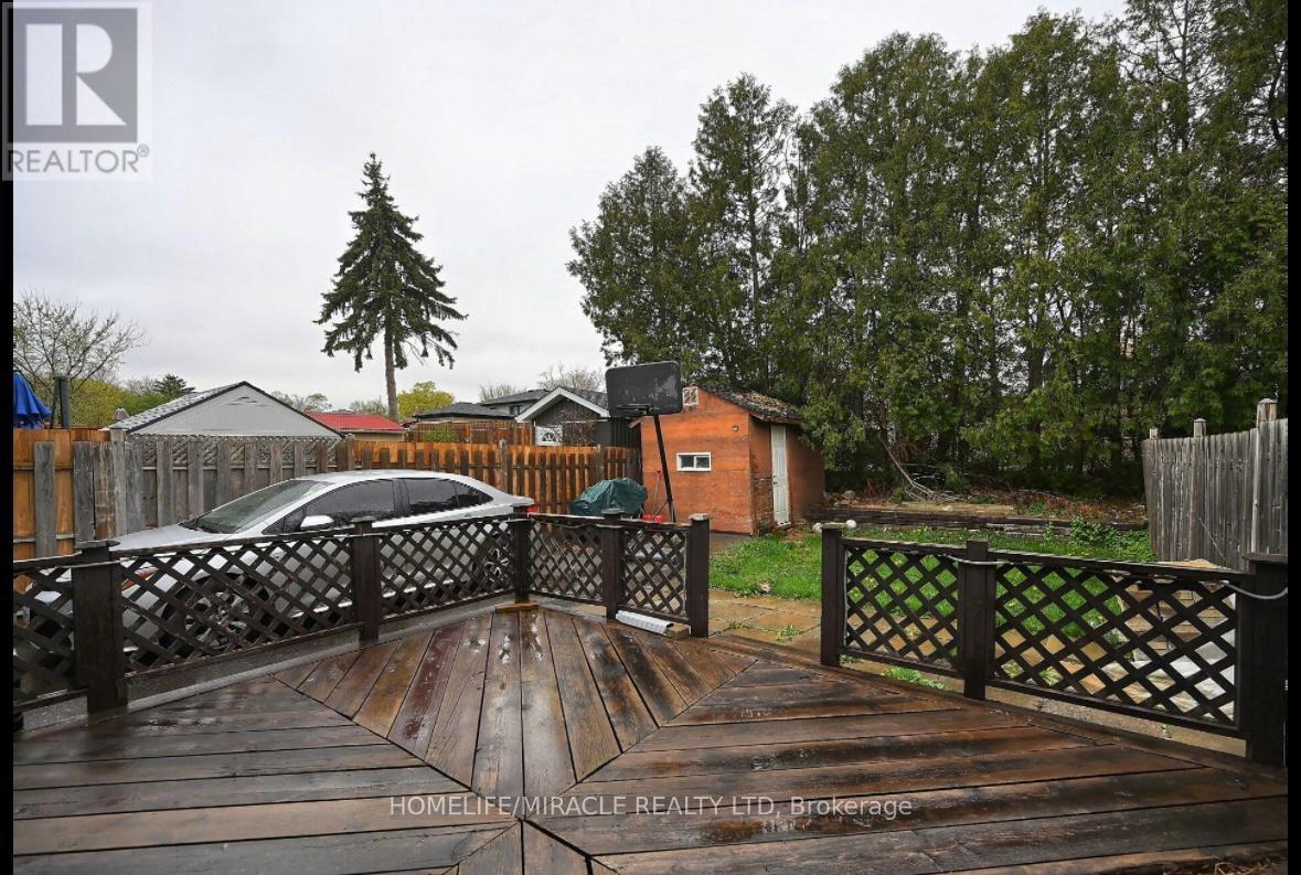 Photo 23 of 58 Crawford Drive, Brampton ON