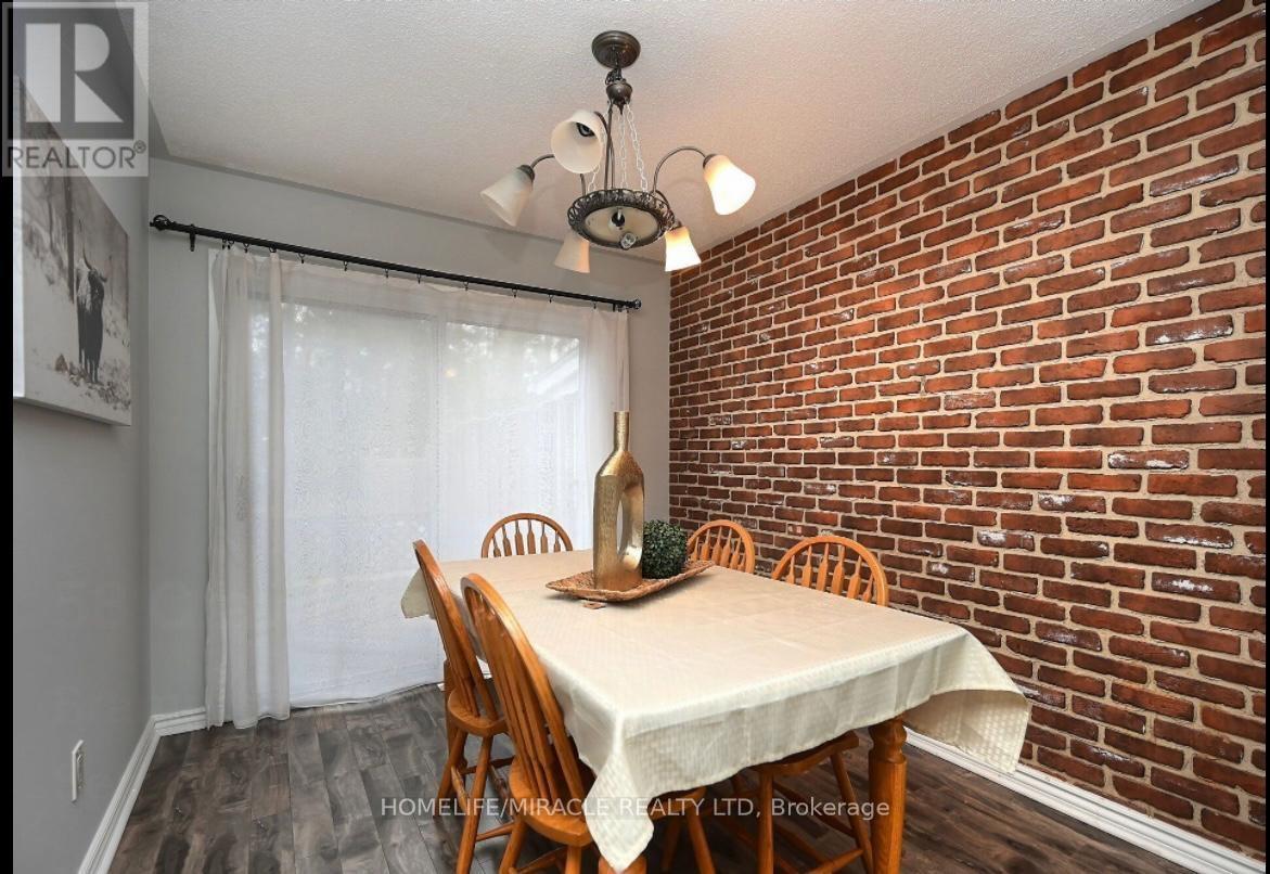 Photo 6 of 58 Crawford Drive, Brampton ON