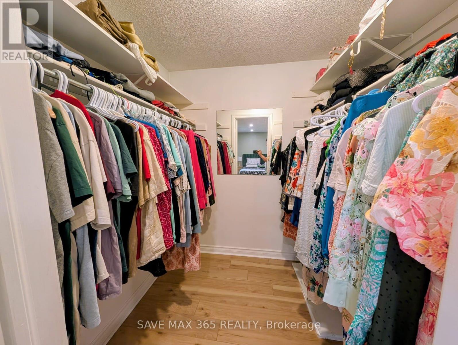 Photo 15 of 2238 Leominster Drive, Burlington ON