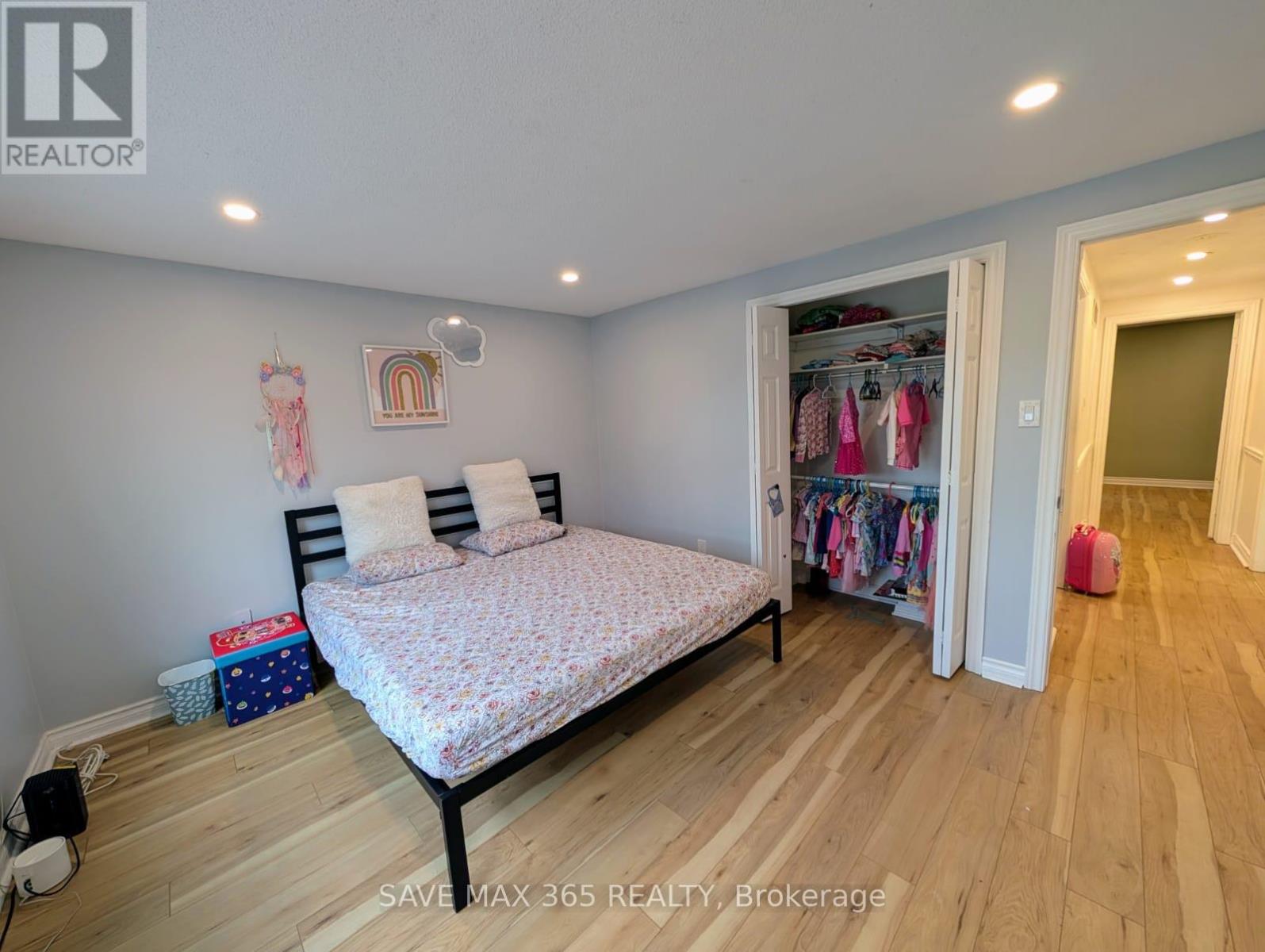 Photo 17 of 2238 Leominster Drive, Burlington ON