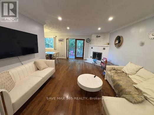 Photo 3 of 2238 Leominster Drive, Burlington ON