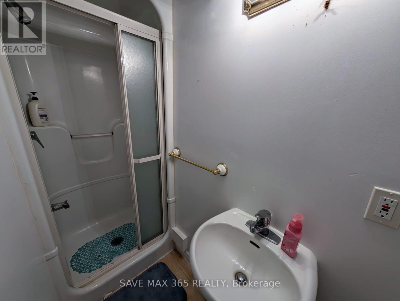 Photo 7 of 2238 Leominster Drive, Burlington ON