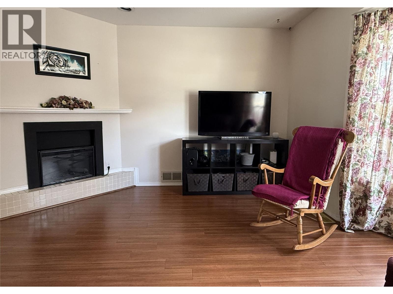 1717 GRANITE Avenue Unit# 1, Merritt
