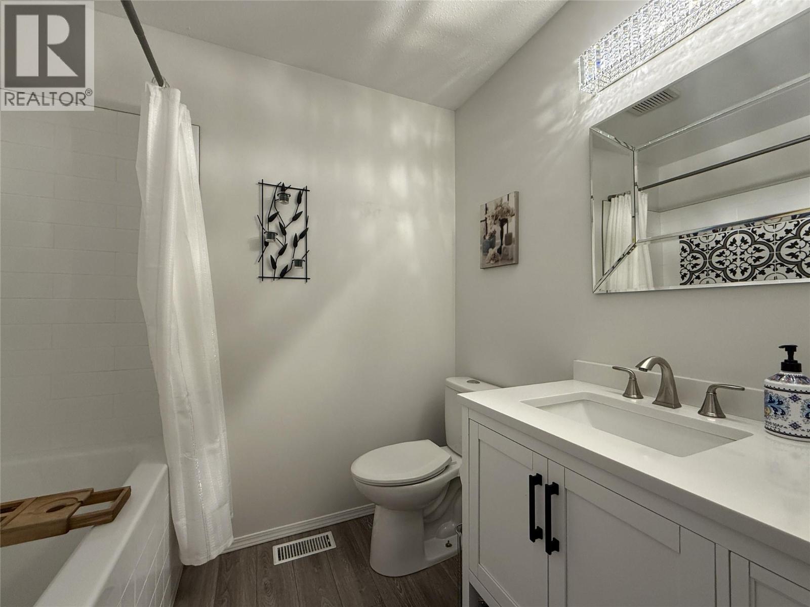 1717 GRANITE Avenue Unit# 1, Merritt