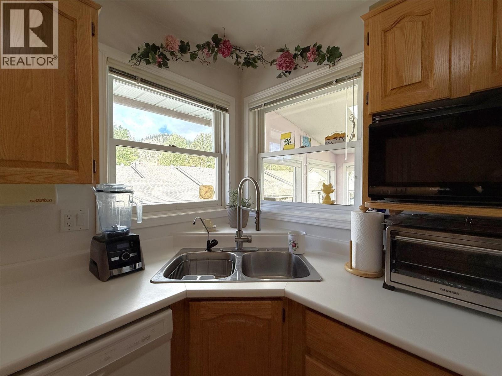 1717 GRANITE Avenue Unit# 1, Merritt