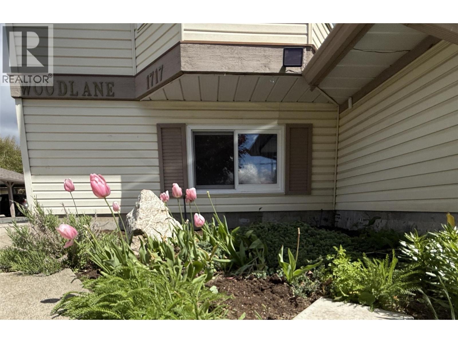 1717 GRANITE Avenue Unit# 1, Merritt