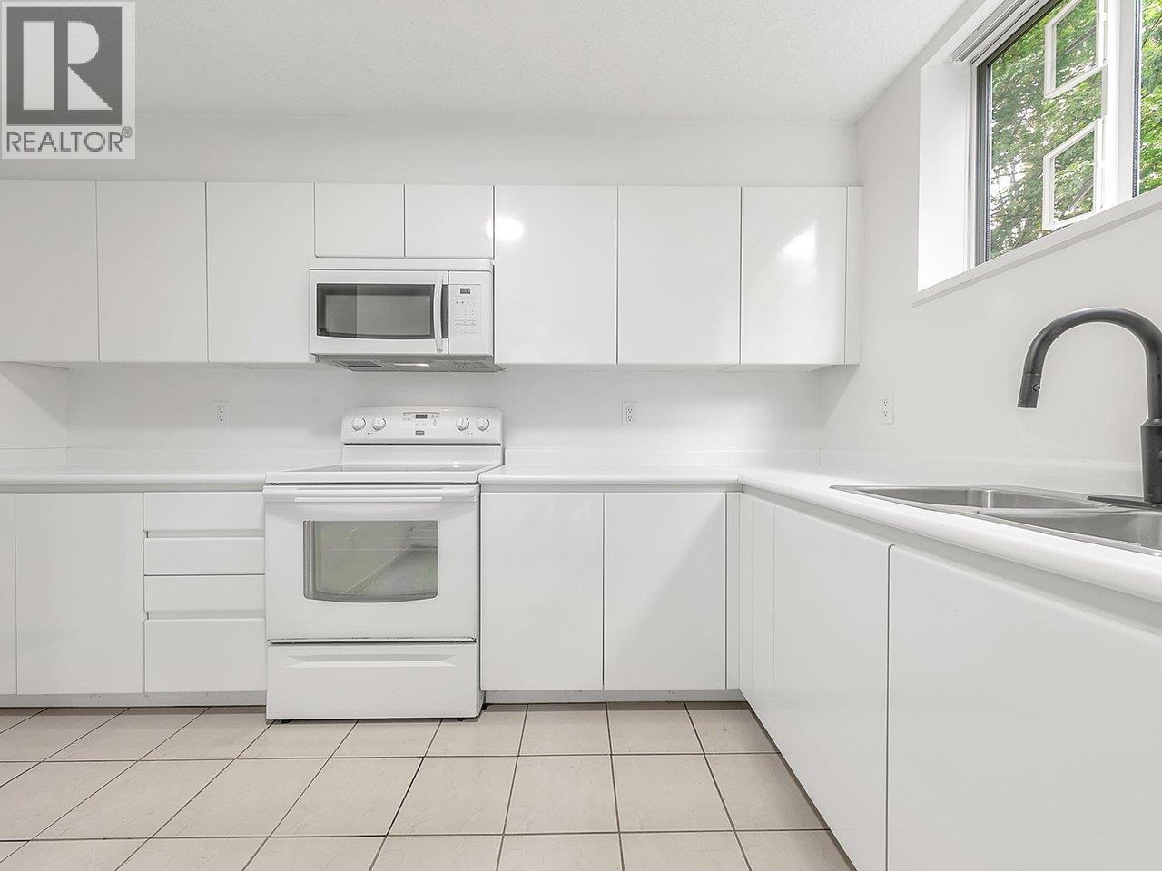 Photo 5 of 307 3061 E Kent Avenue North, Vancouver BC