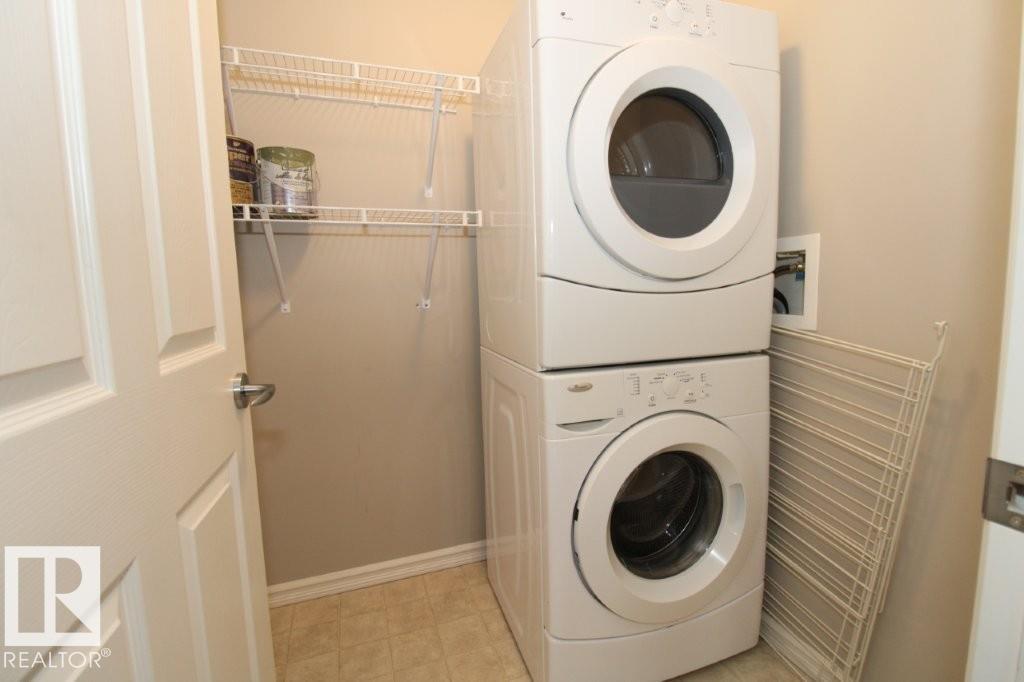 Photo 11 of 111 2204 44 Av Nw, Edmonton AB