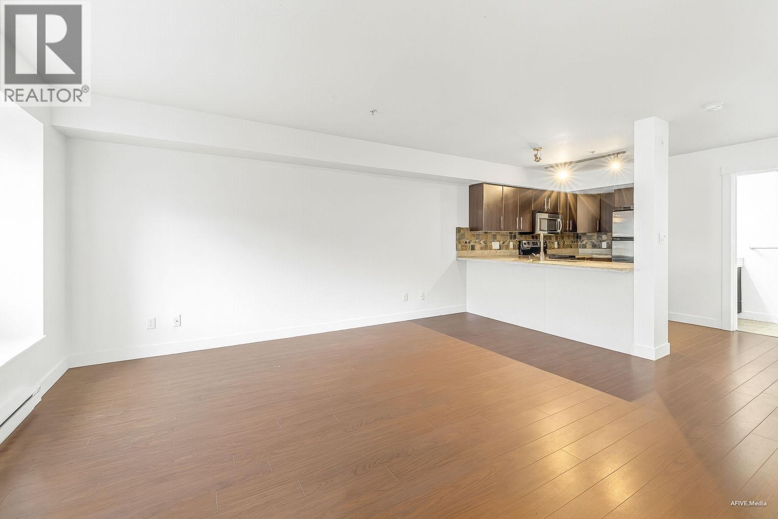 Photo 2 of 53 7428 14th Avenue, Burnaby BC