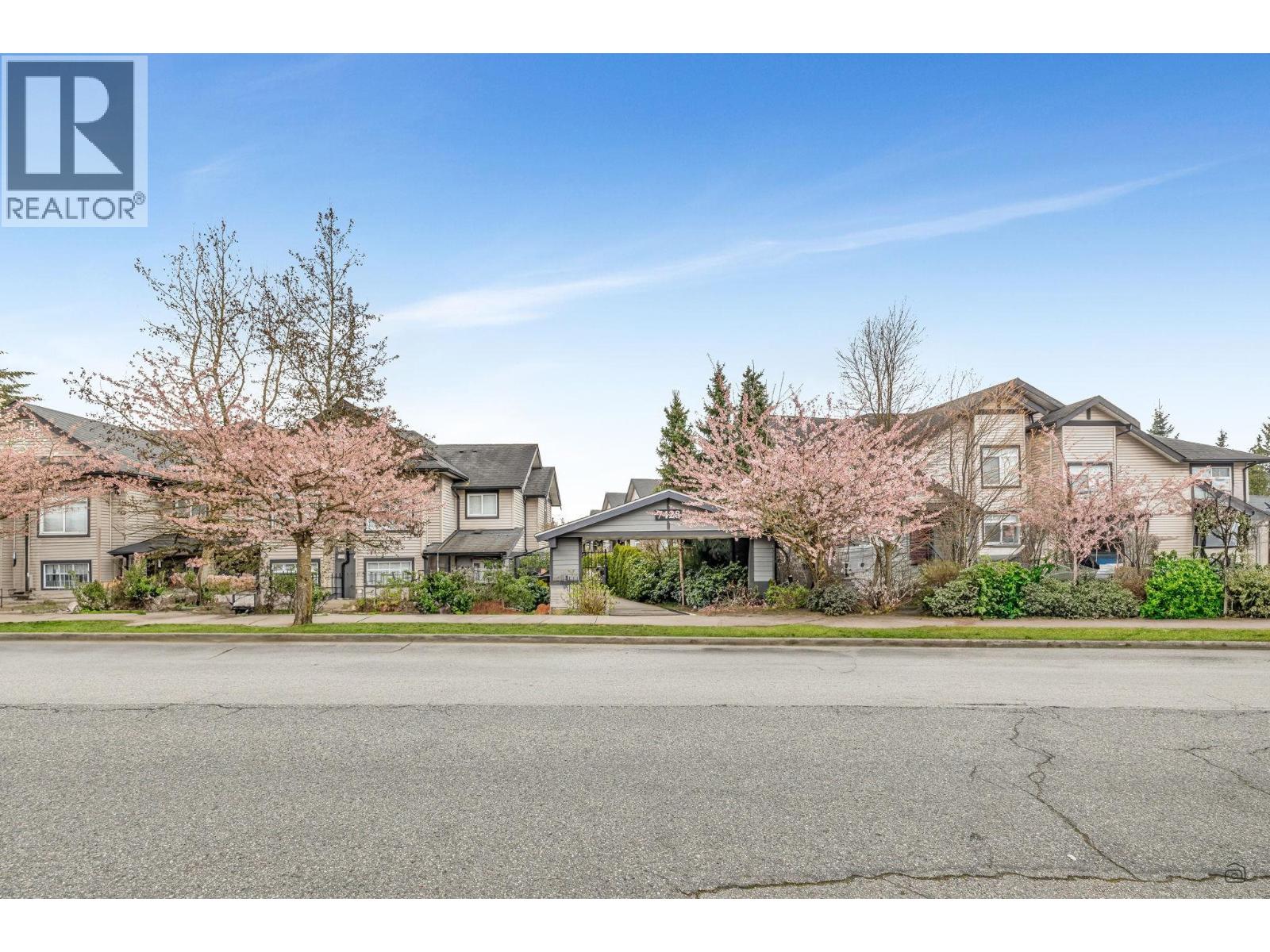 Photo 12 of 53 7428 14th Avenue, Burnaby BC