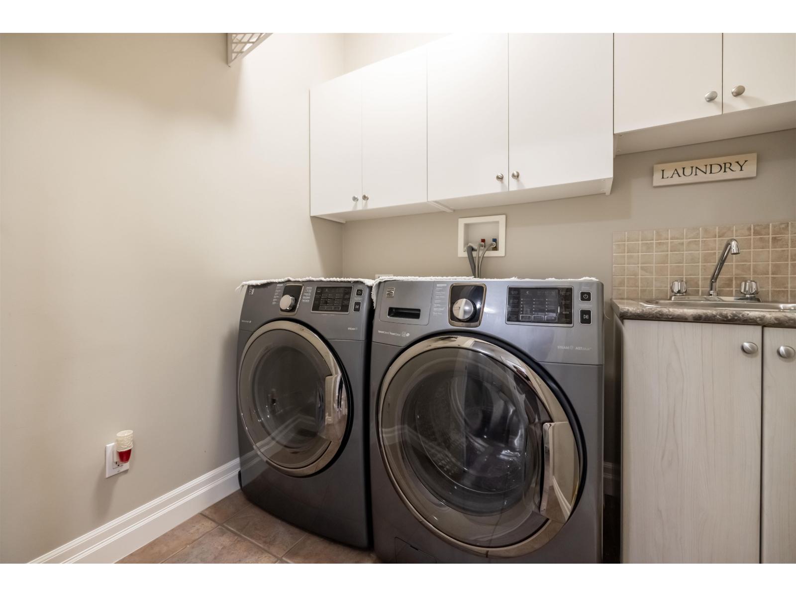 Photo 23 of 20426 67 A Avenue, Langley BC