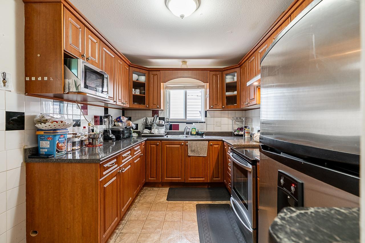 Photo 7 of 7380 Parkwood Drive, Surrey BC