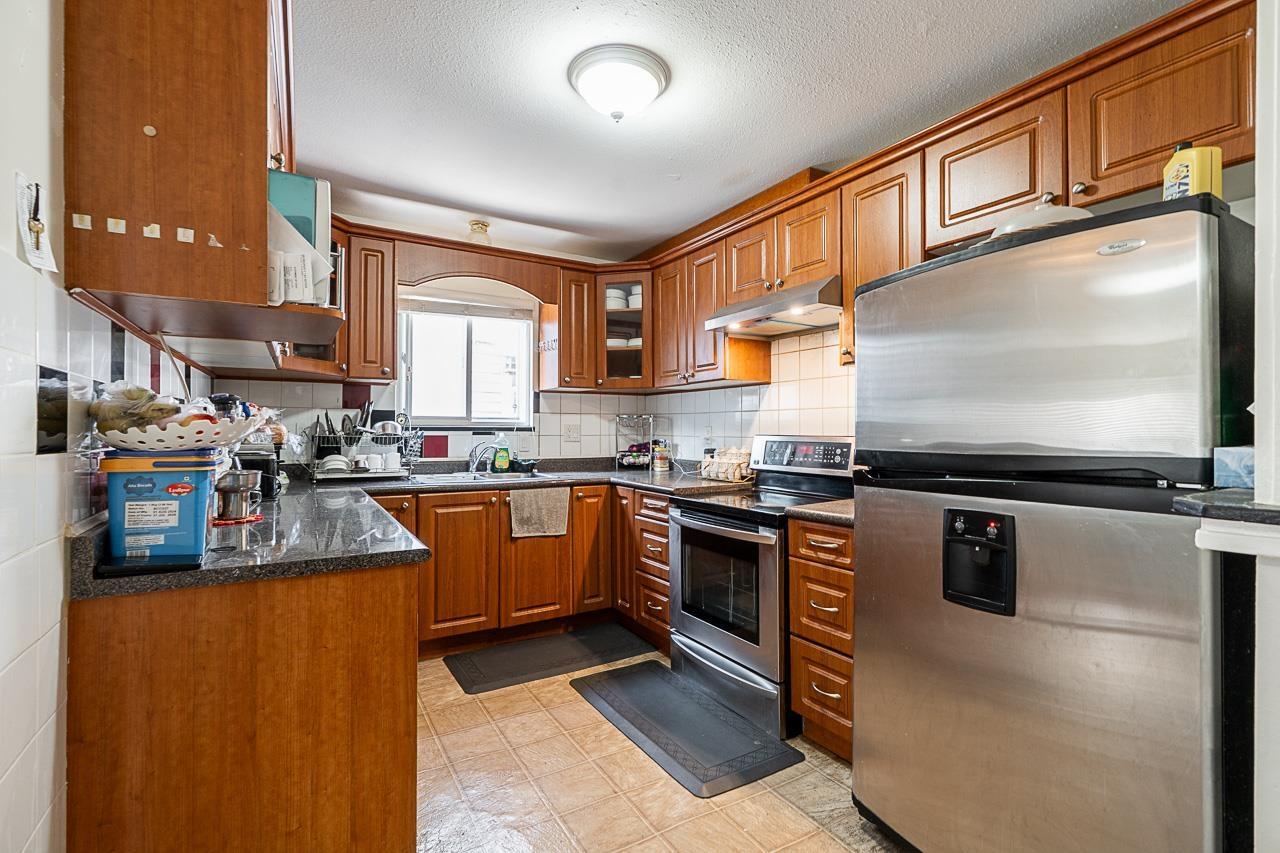 Photo 6 of 7380 Parkwood Drive, Surrey BC