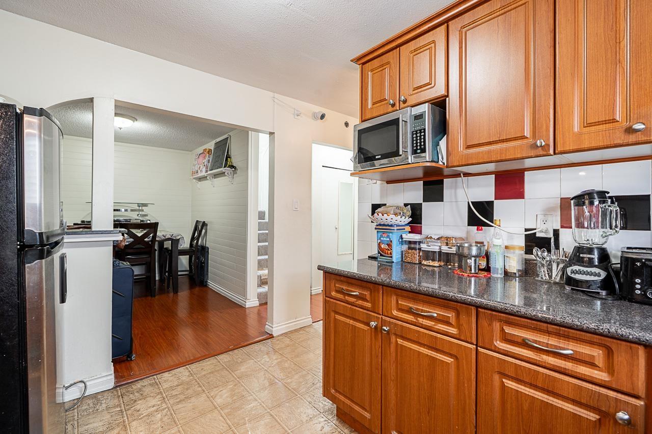 Photo 8 of 7380 Parkwood Drive, Surrey BC