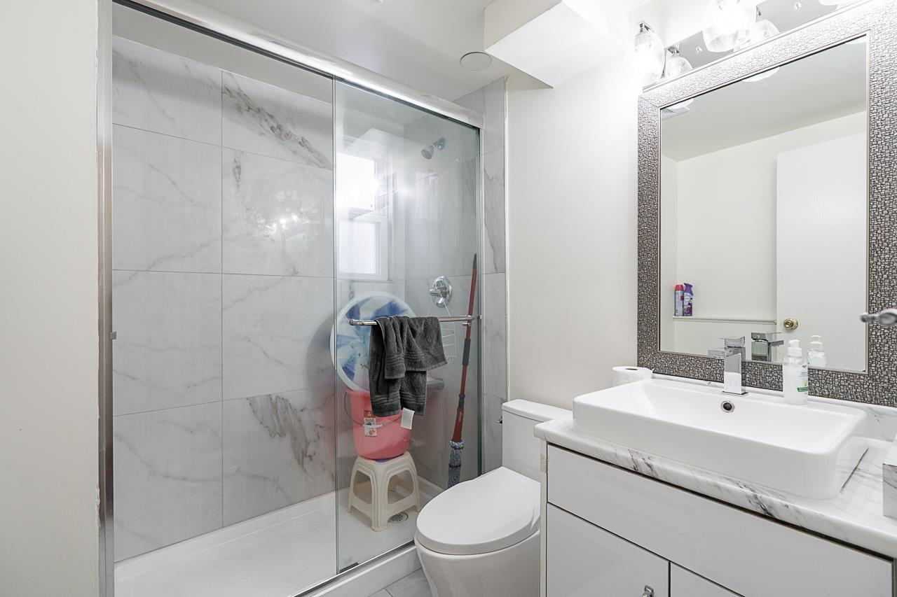 Photo 10 of 7380 Parkwood Drive, Surrey BC