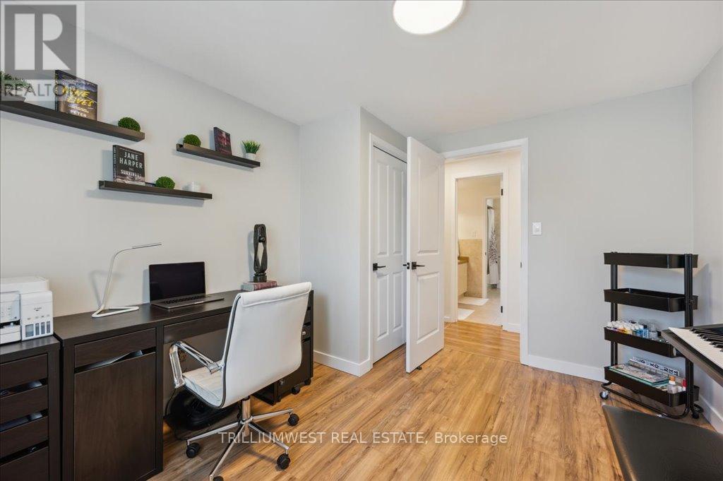 Photo 25 of 76 Lower Canada Crescent, Kitchener ON