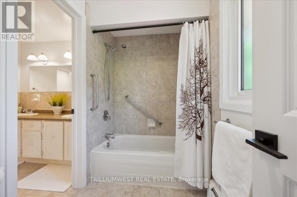 Photo 27 of 76 Lower Canada Crescent, Kitchener ON