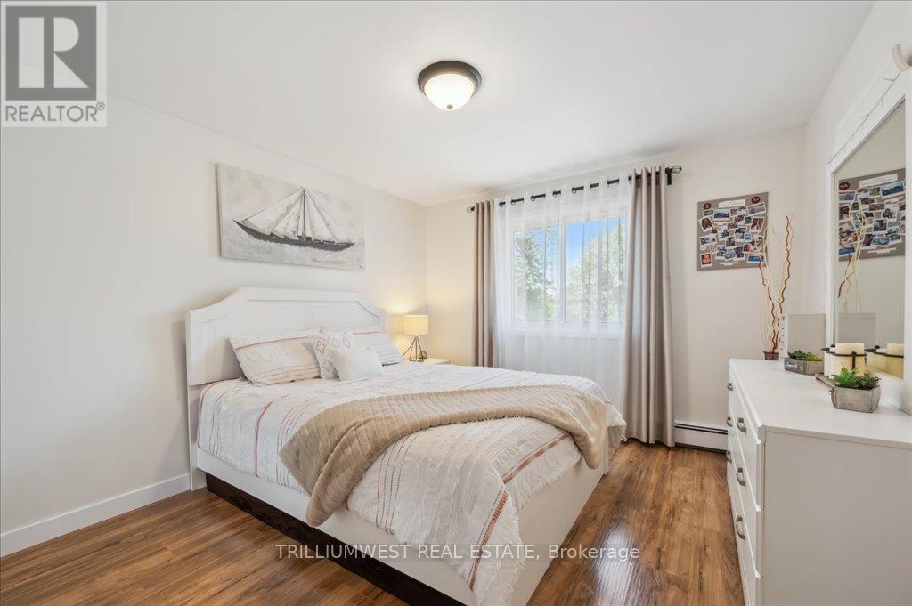 Photo 30 of 76 Lower Canada Crescent, Kitchener ON