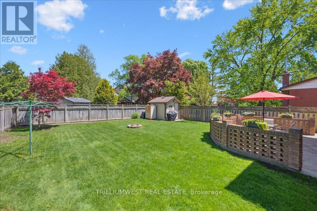 Photo 37 of 76 Lower Canada Crescent, Kitchener ON