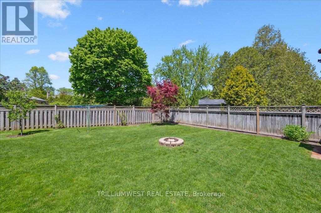 Photo 38 of 76 Lower Canada Crescent, Kitchener ON