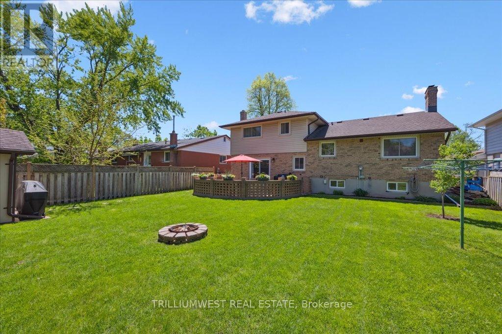 Photo 40 of 76 Lower Canada Crescent, Kitchener ON
