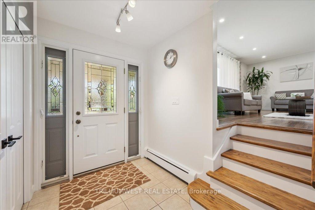 Photo 5 of 76 Lower Canada Crescent, Kitchener ON