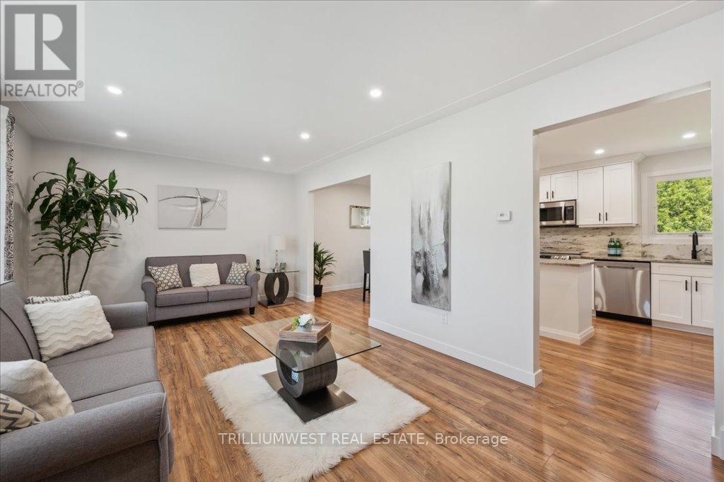 Photo 9 of 76 Lower Canada Crescent, Kitchener ON