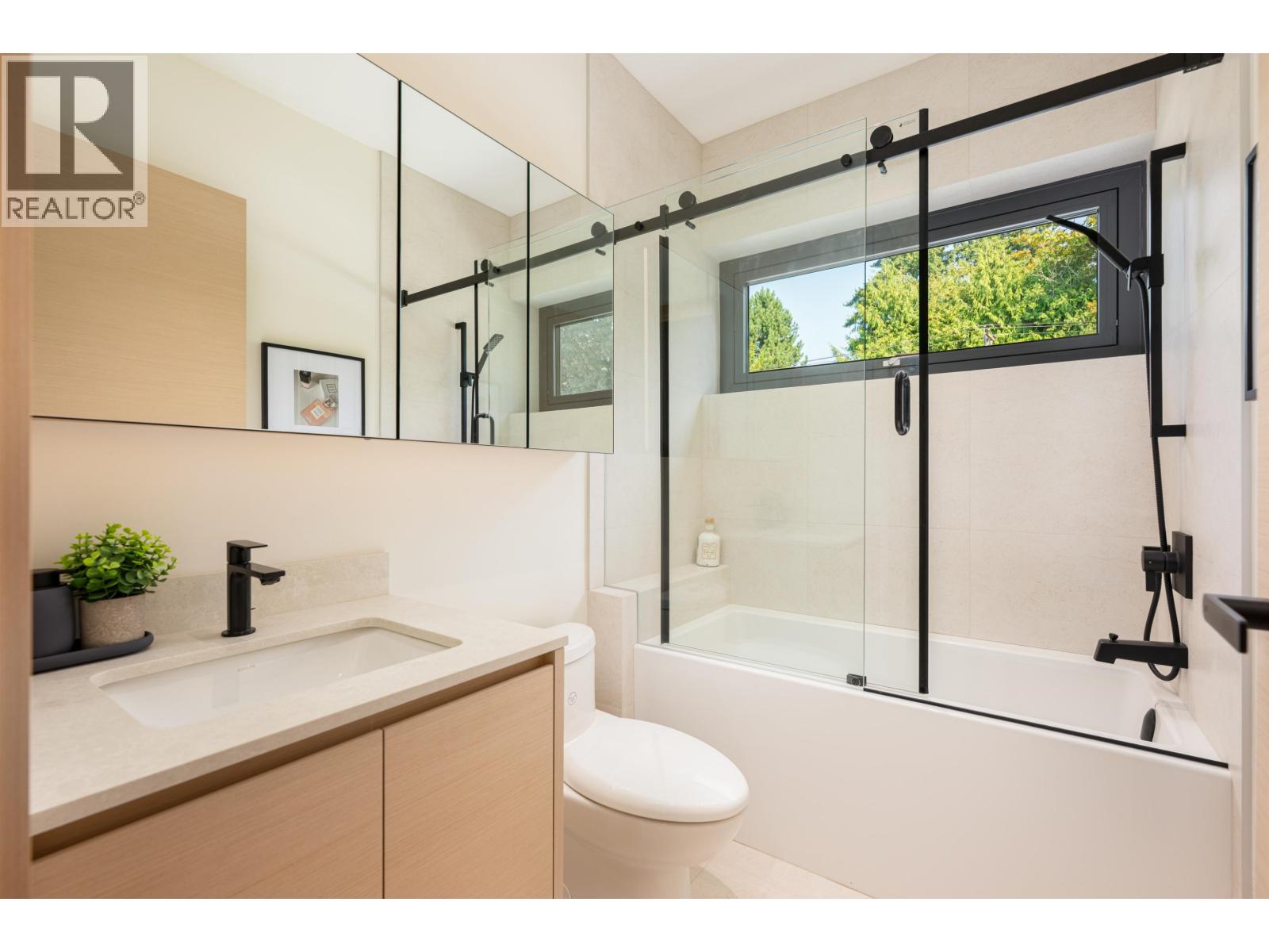 4477 WALLACE STREET, Vancouver