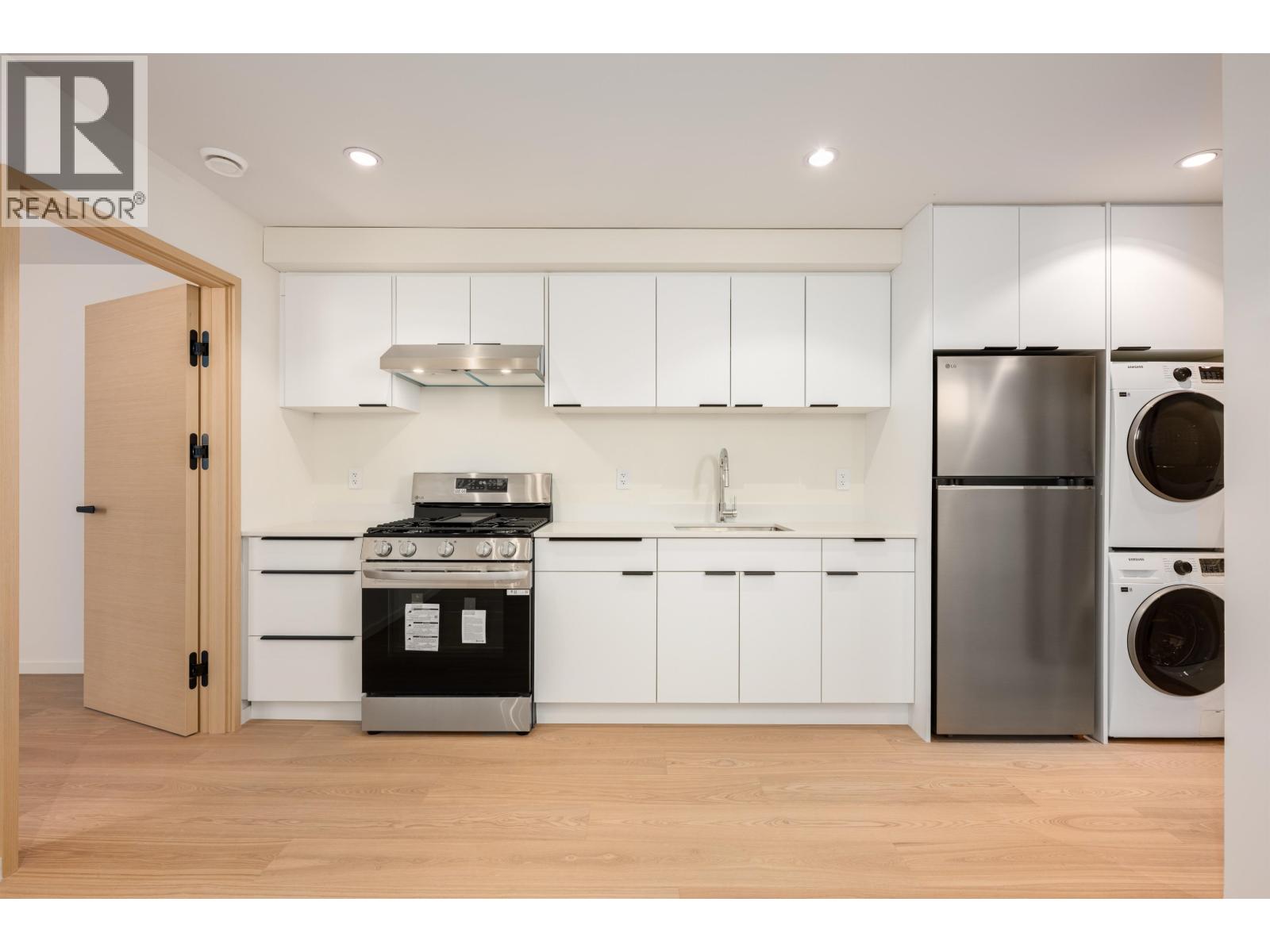4477 WALLACE STREET, Vancouver