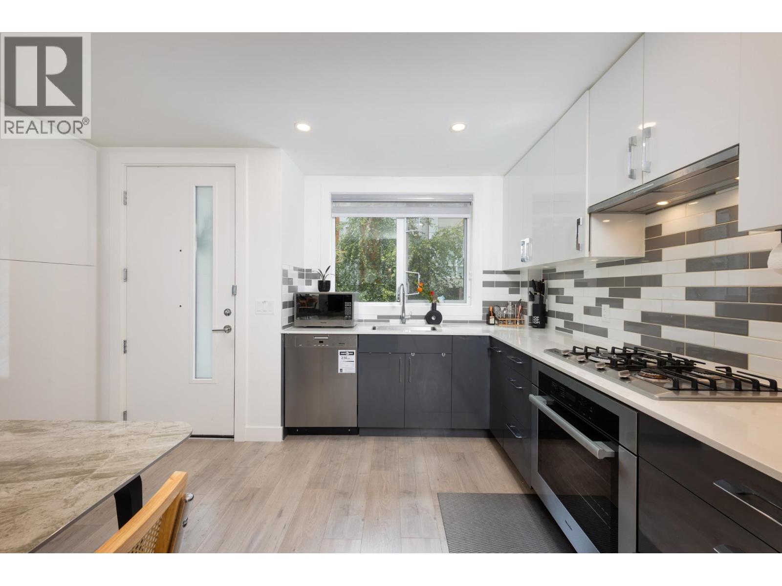 Photo 11 of 7887 French Street, Vancouver BC