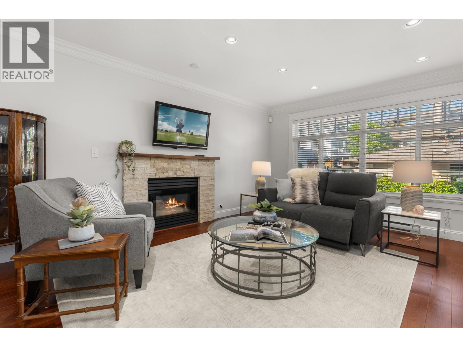 Photo 13 of 312 288 E 6th Street, North Vancouver BC