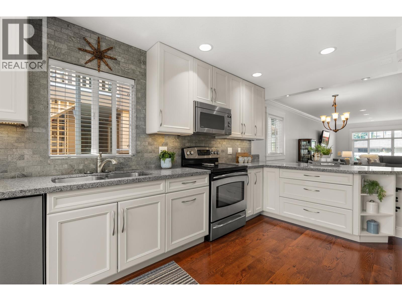 Photo 5 of 312 288 E 6th Street, North Vancouver BC