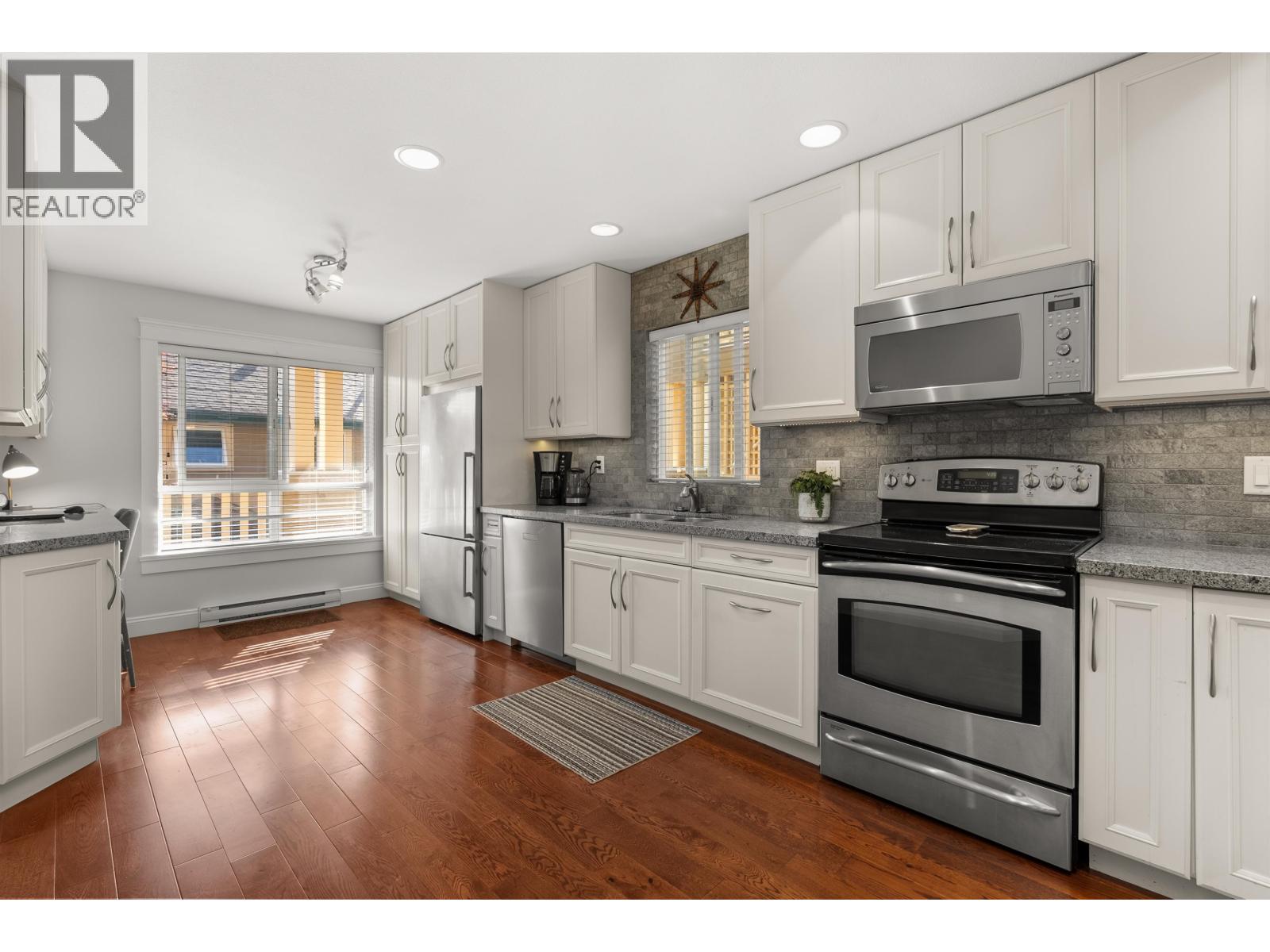 Photo 6 of 312 288 E 6th Street, North Vancouver BC
