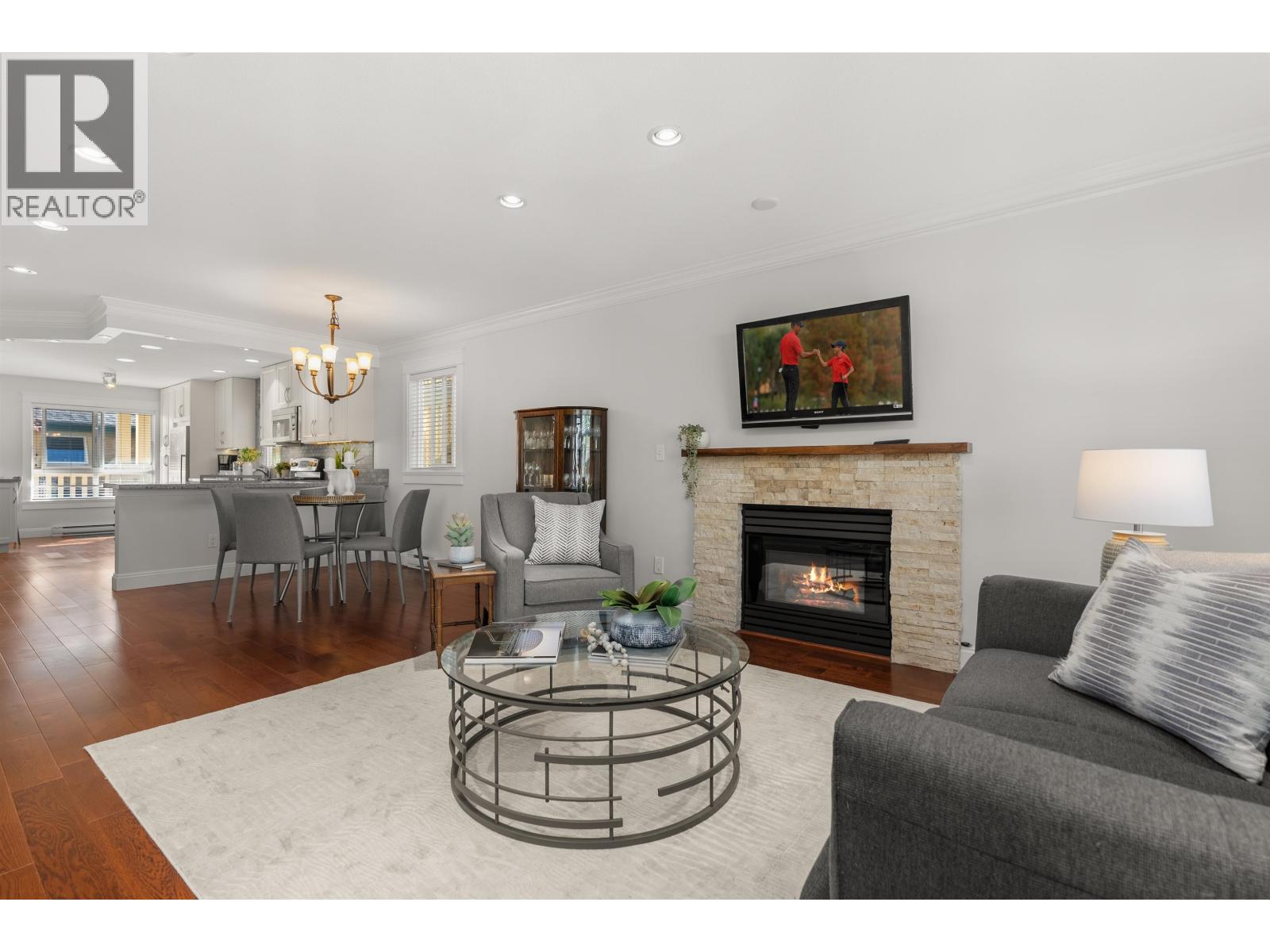 Photo 9 of 312 288 E 6th Street, North Vancouver BC