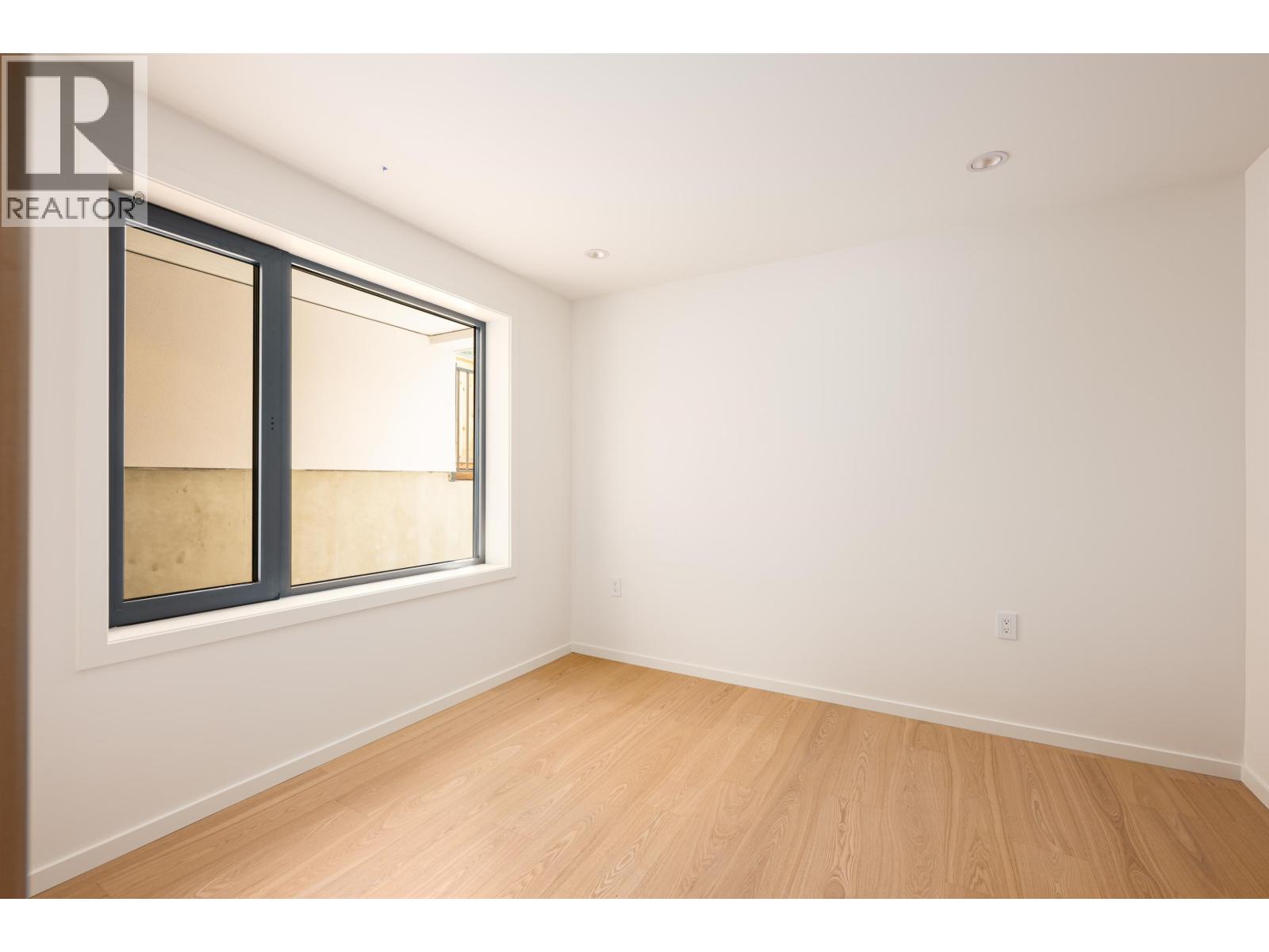 Photo 33 of 4475 Wallace Street, Vancouver BC