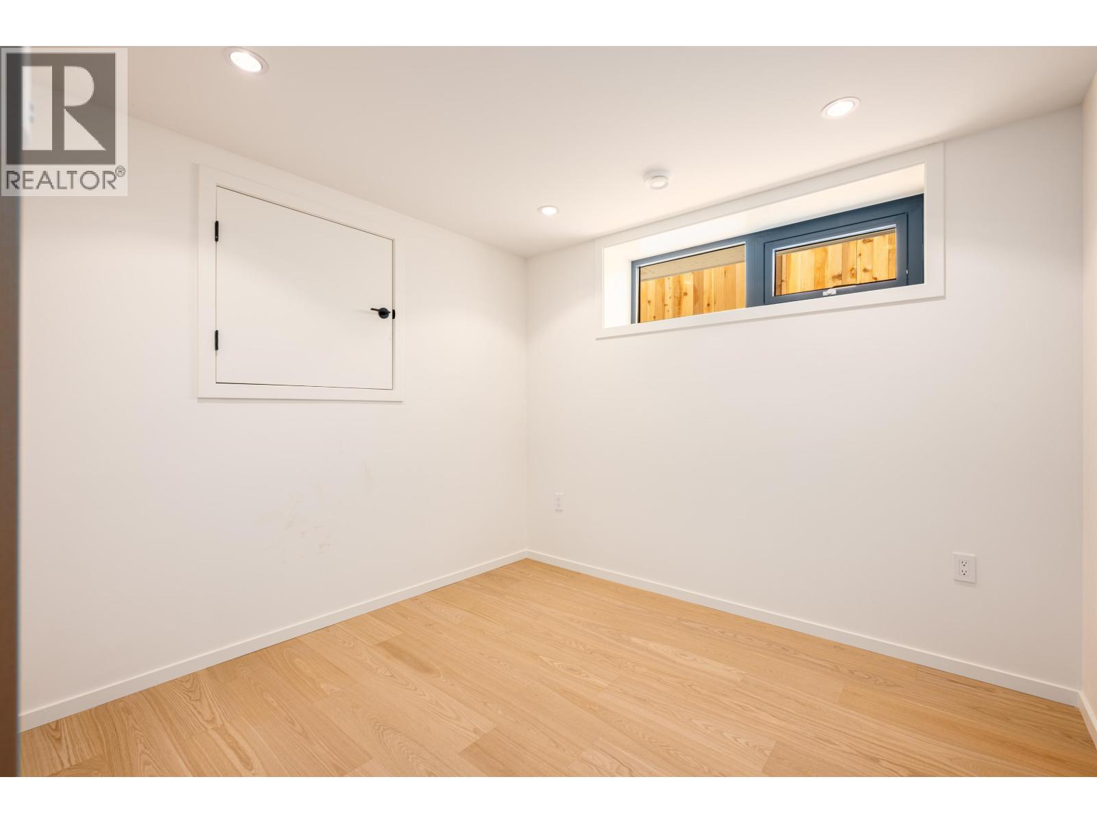 Photo 35 of 4475 Wallace Street, Vancouver BC