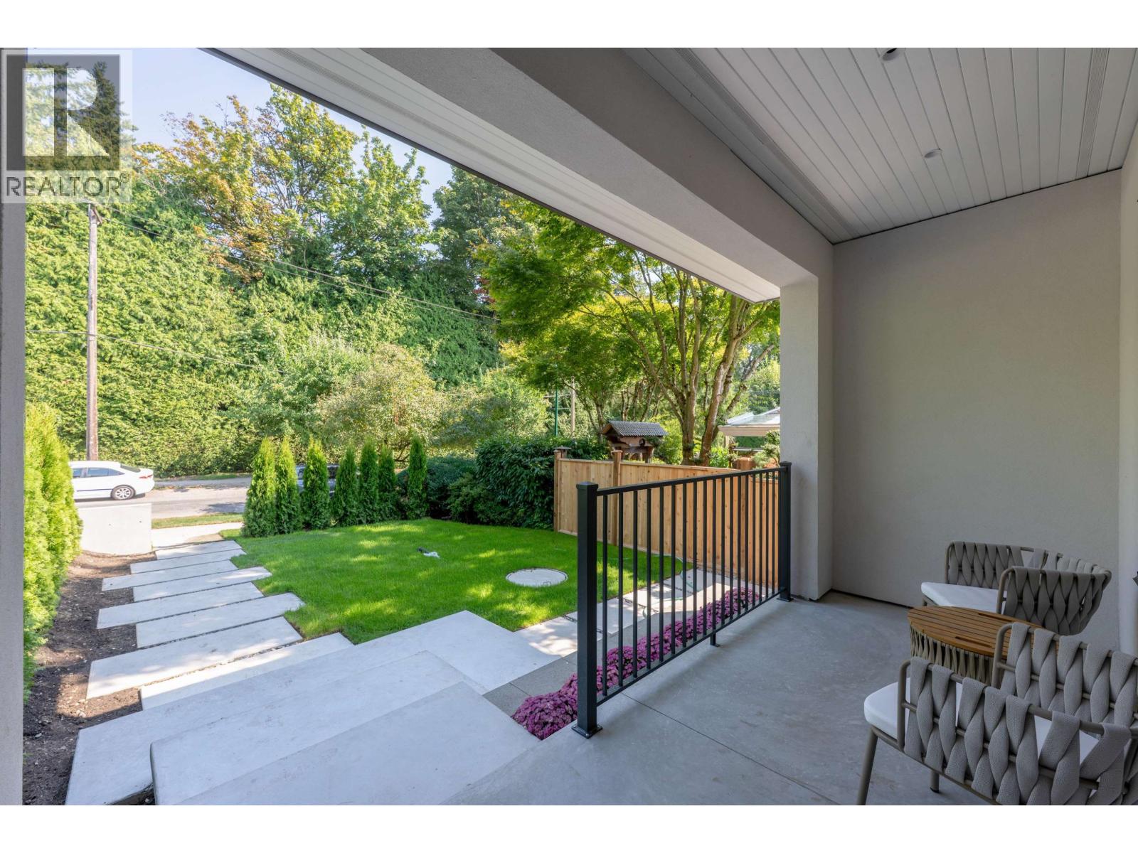 Photo 4 of 4475 Wallace Street, Vancouver BC