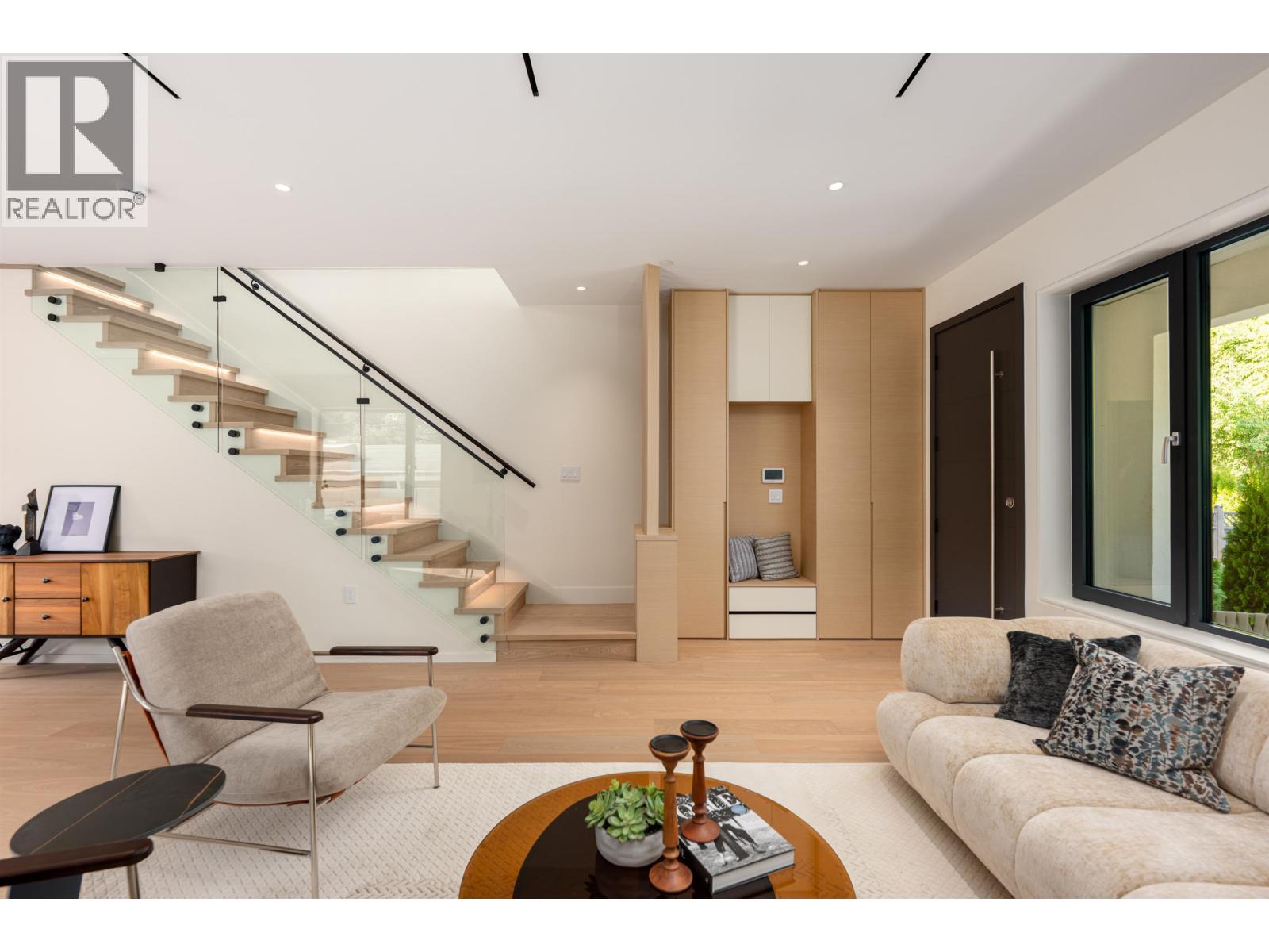 Photo 8 of 4475 Wallace Street, Vancouver BC