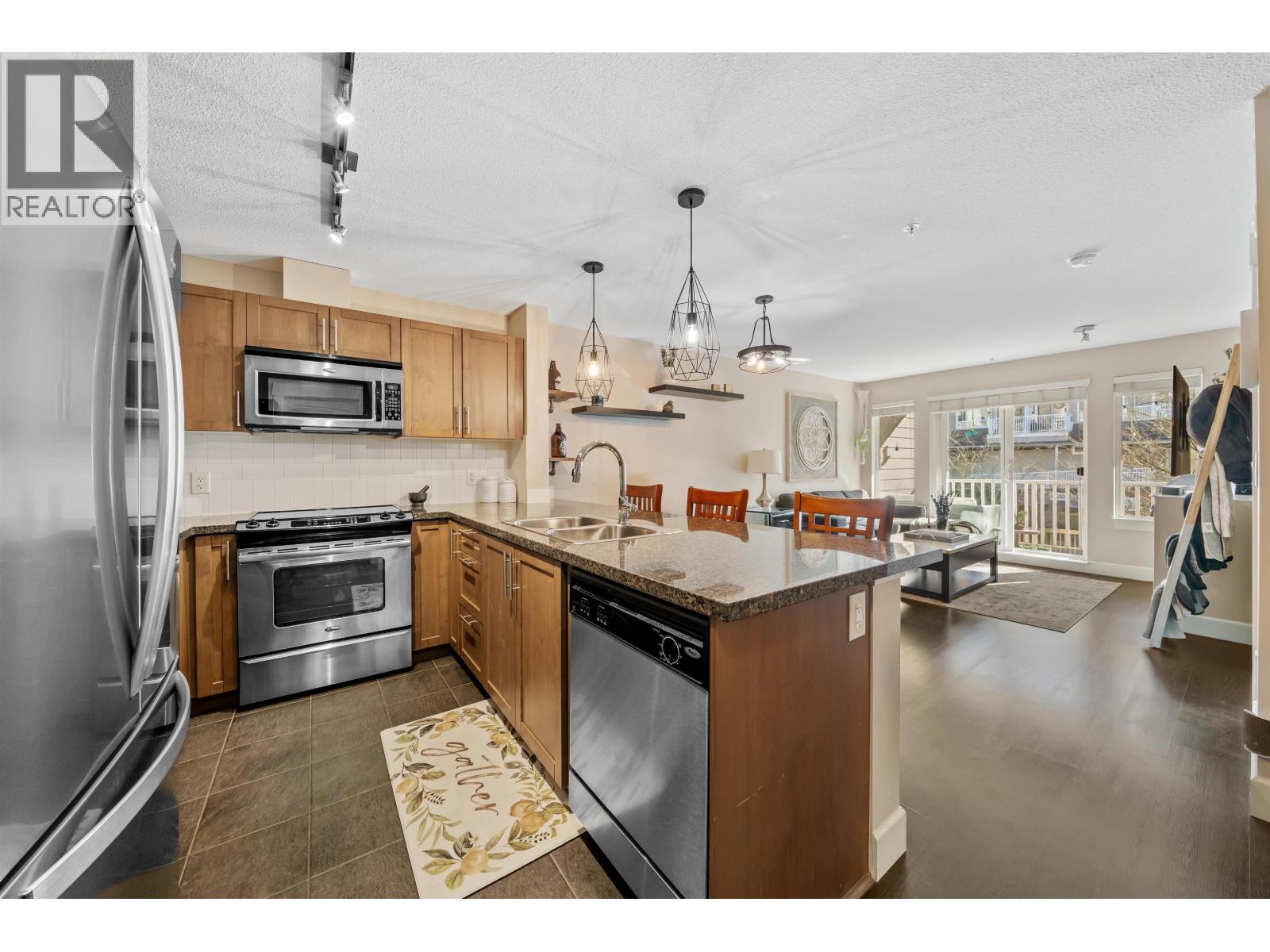 Photo 2 of 213 12283 224 Street, Maple Ridge BC