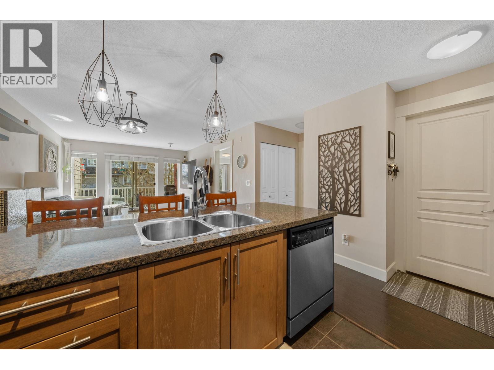 Photo 3 of 213 12283 224 Street, Maple Ridge BC