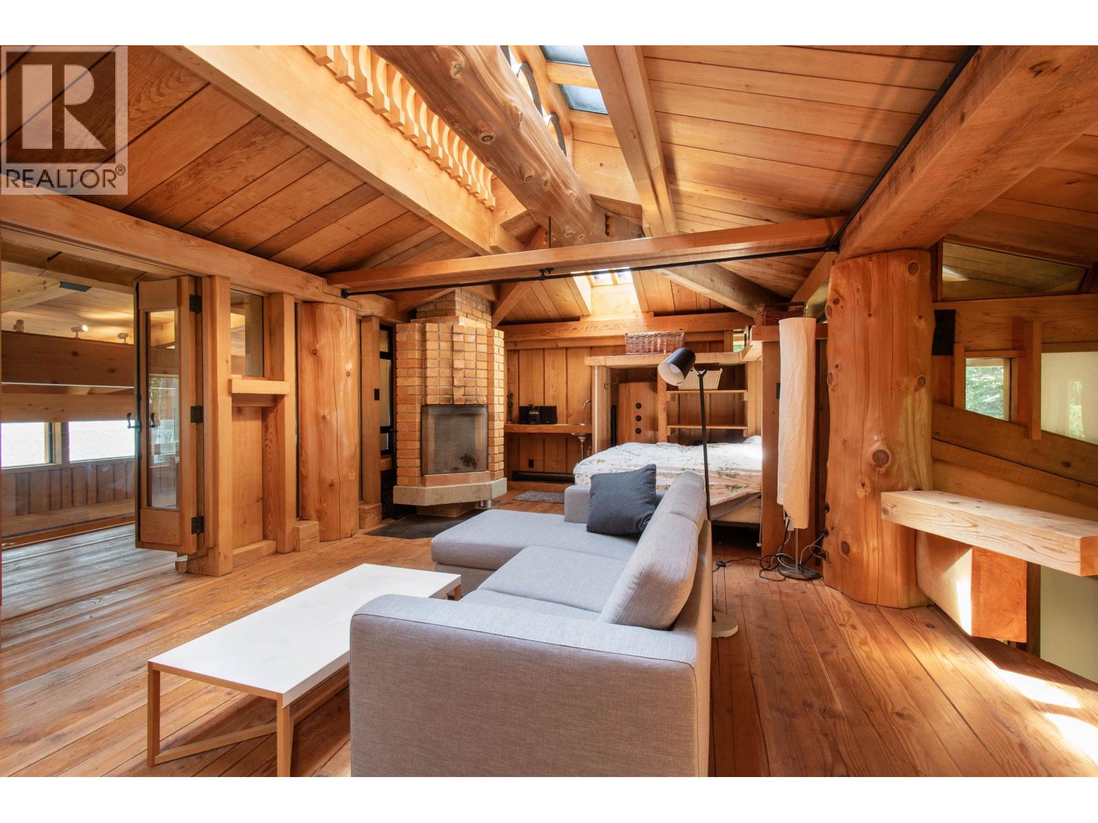 1010 TAKI-TE-SI ROAD, Gambier Island
