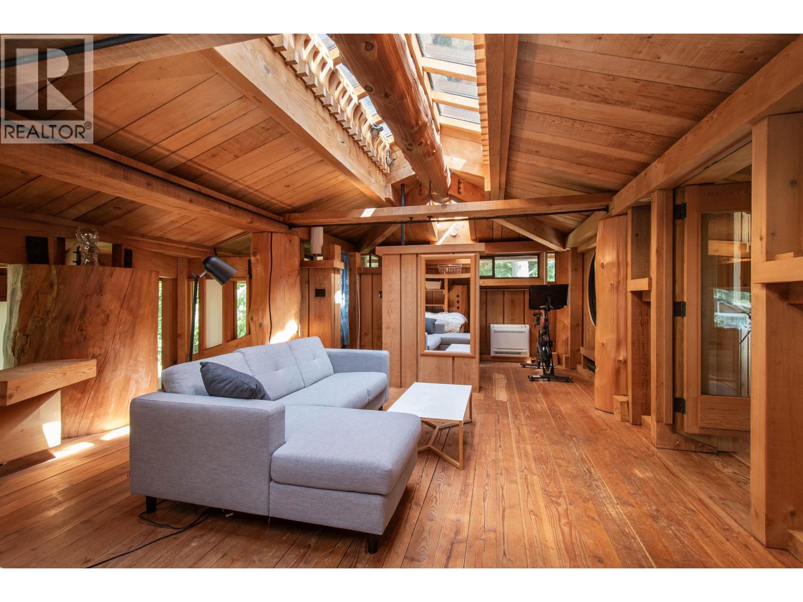 1010 TAKI-TE-SI ROAD, Gambier Island
