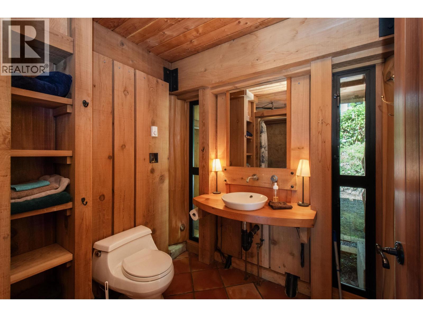 1010 TAKI-TE-SI ROAD, Gambier Island