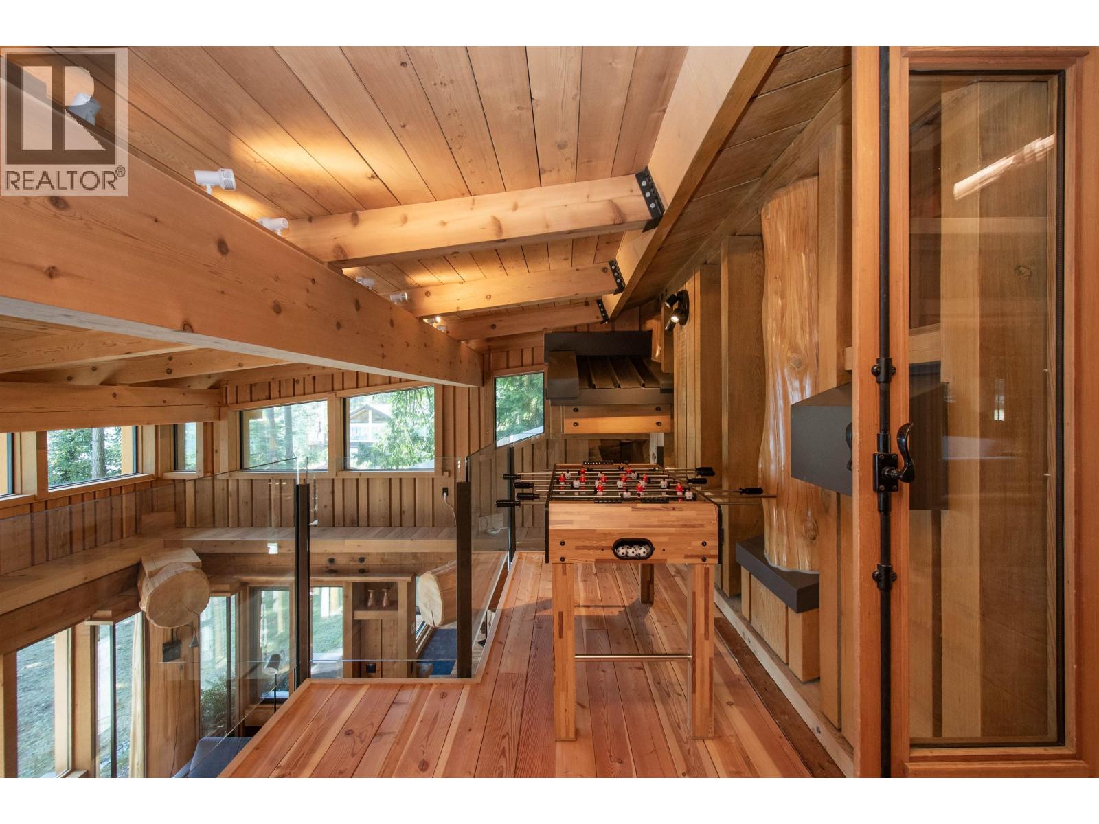 1010 TAKI-TE-SI ROAD, Gambier Island