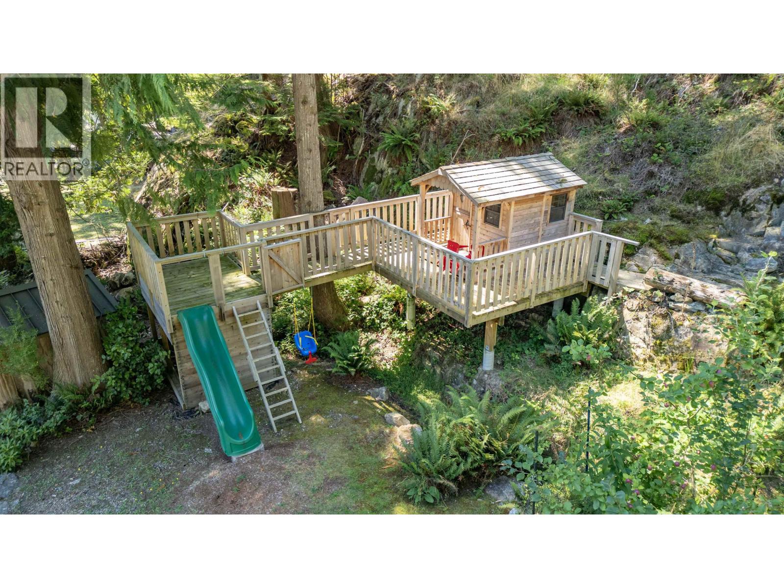 1010 TAKI-TE-SI ROAD, Gambier Island