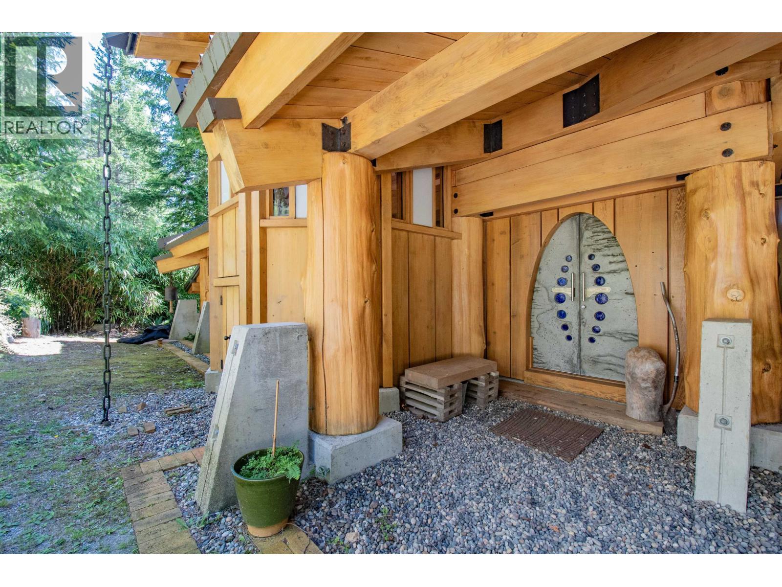 1010 TAKI-TE-SI ROAD, Gambier Island