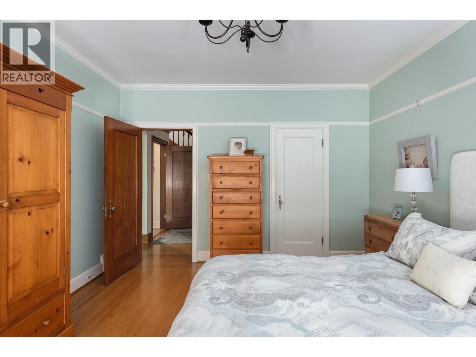 Photo 14 of 505 Queens Avenue, New Westminster BC