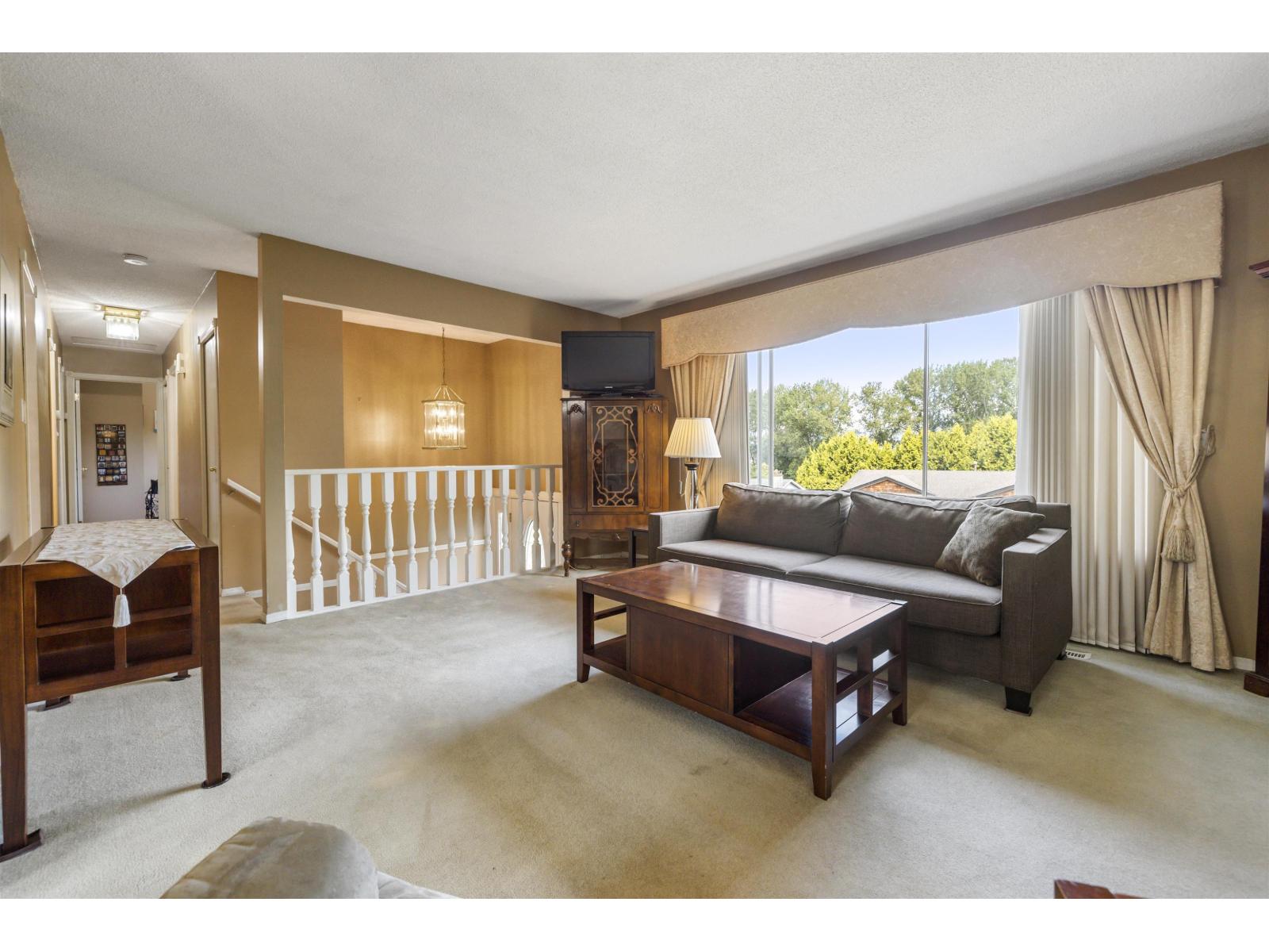 Photo 6 of 13512 Crestview Drive, Surrey BC